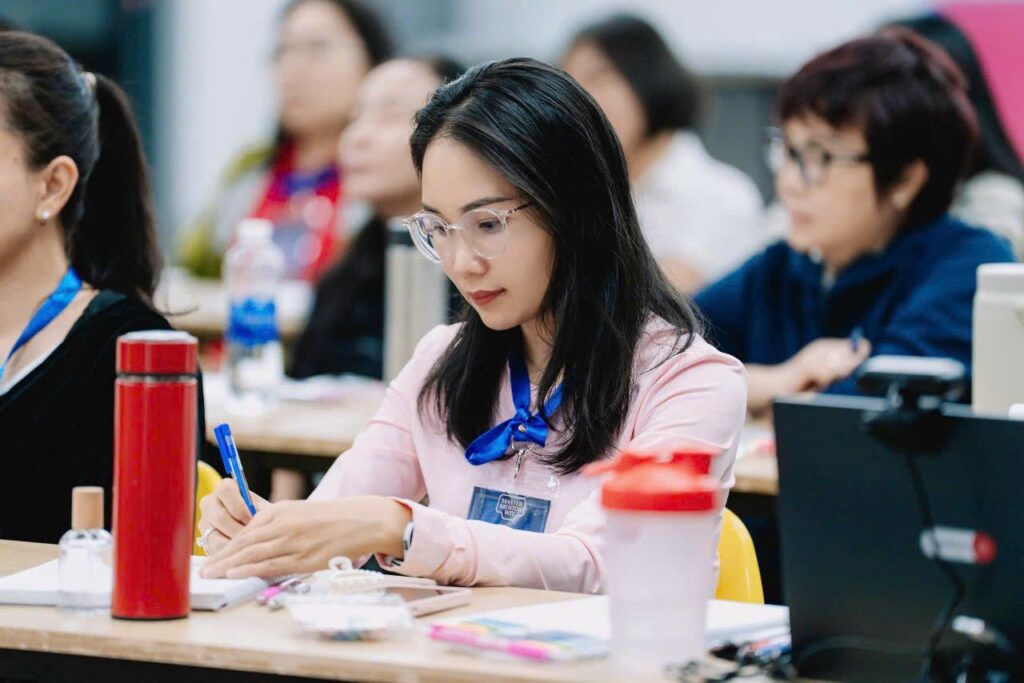 Lúc Học Là Đang Làm Việc, Lúc Làm Việc Lại Là Đang Học”