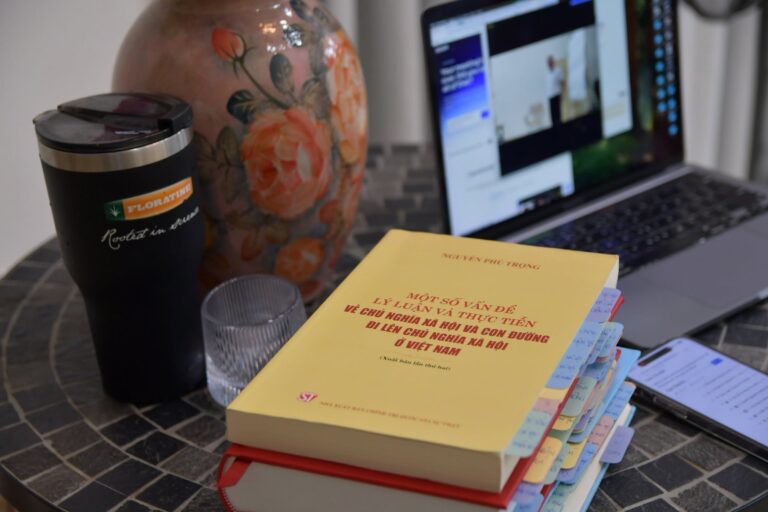 Con Người Của Xã Hội Tương Lai